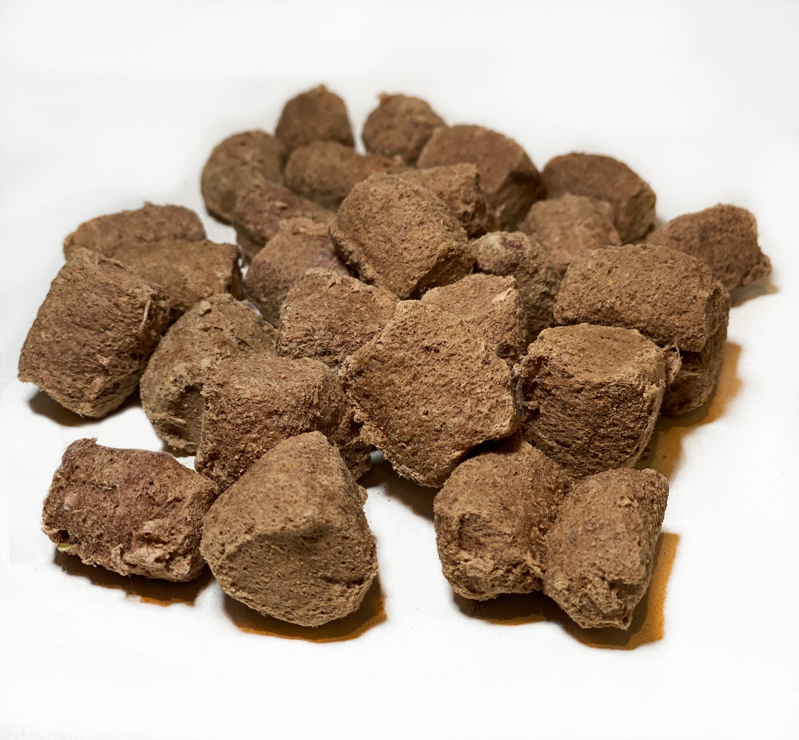 Freeze-Dried Raw vs. Dehydrated Pet Food: What’s the Best Choice for Your Pet?